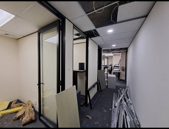174M² OFFICE TO LET IN DUNKELD WEST